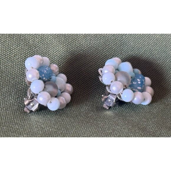 Vintage Blue White Beaded Cluster Design Clip-On Earrings - Picture 2 of 9